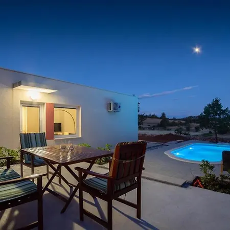 Begy With Private Heated Pool Villa Radunic