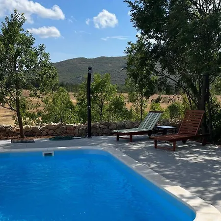 Begy With Private Heated Pool